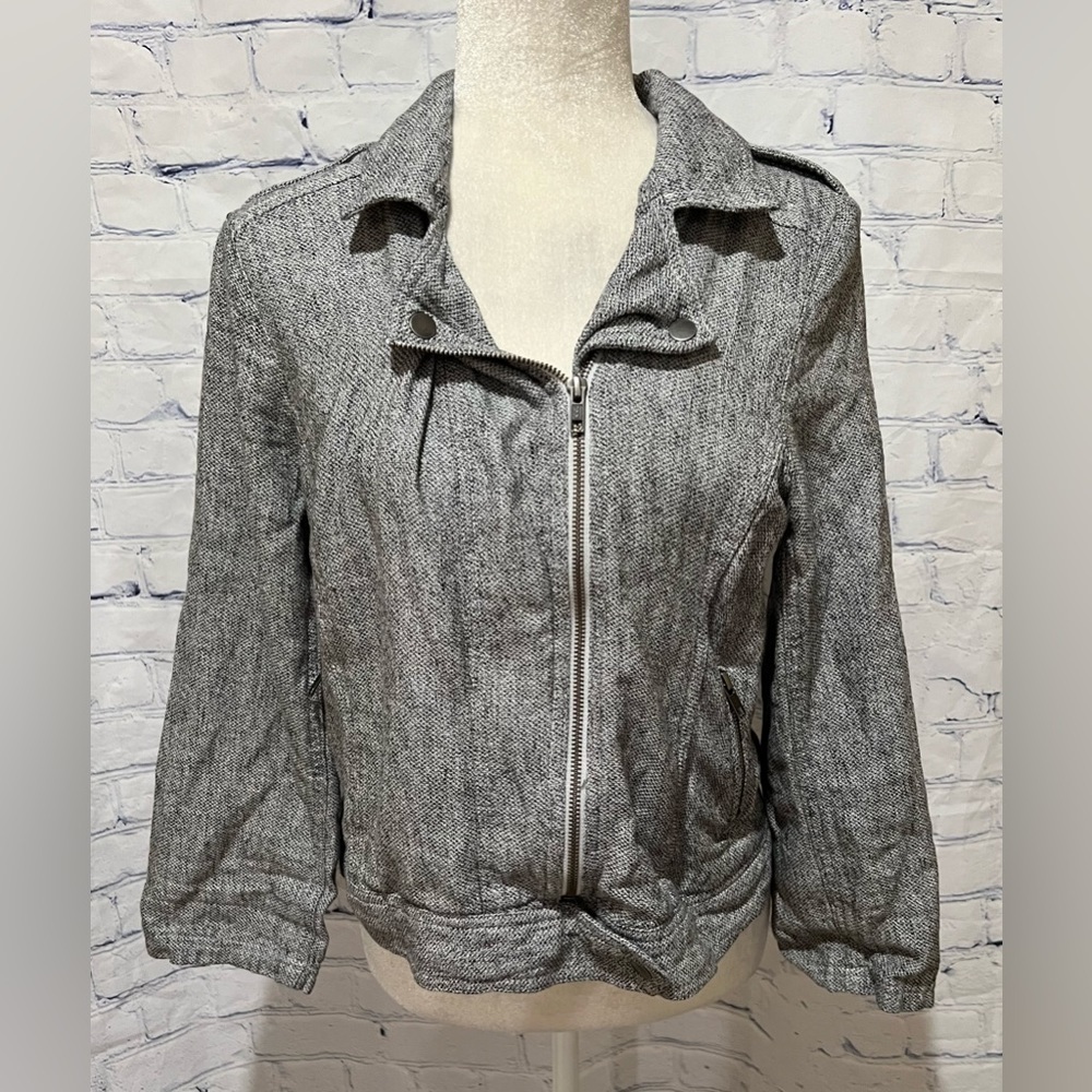 Loft short asymmetrical zip/button jacket. Women's size M